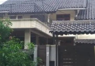 Dijual Rumah Lokasi Elite dan tenang di Jl. Erlangga V