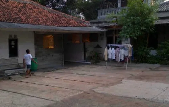 dijual rumah di ciputat. jl Aria putra