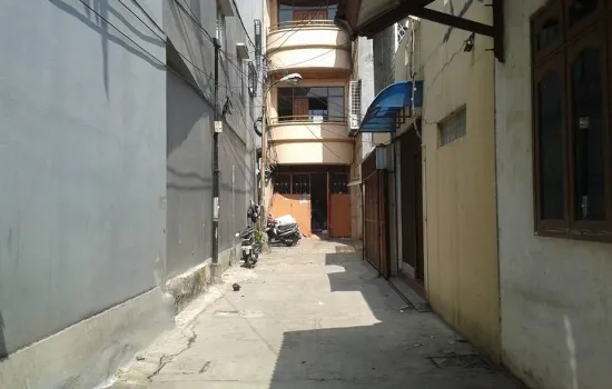 RUMAH TUA TSS JEMBATAN V UK 7X21 COCOK KONVEKSI DAN KOST BY