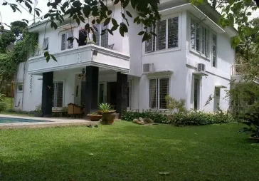 RUMAH MEWAH SENTUL CITY BOGOR UK 1061M2 BY HARRY