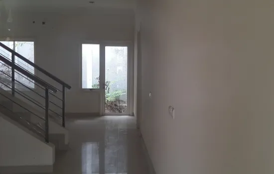 Rumah nyaman di sisi lapangan Golf