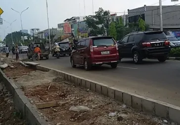 Di lokasi strategis...dekat dengan toll