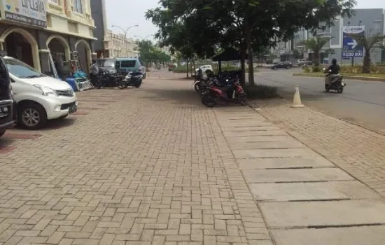 Ruko 3 lt, Lokasi dekat Mall Summarecon, Depan lebar jalan 4