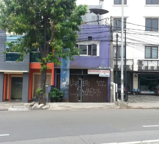 di Warung Buncit Raya , 2 lt