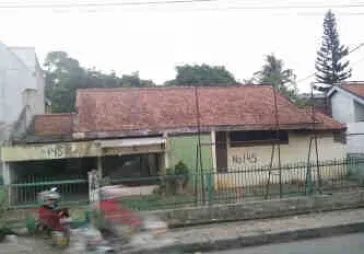 ngantong, ada rumah tua