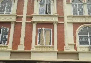Ruko 3 lt, Lokasi dekat Mall Summarecon, Depan lebar jalan 4