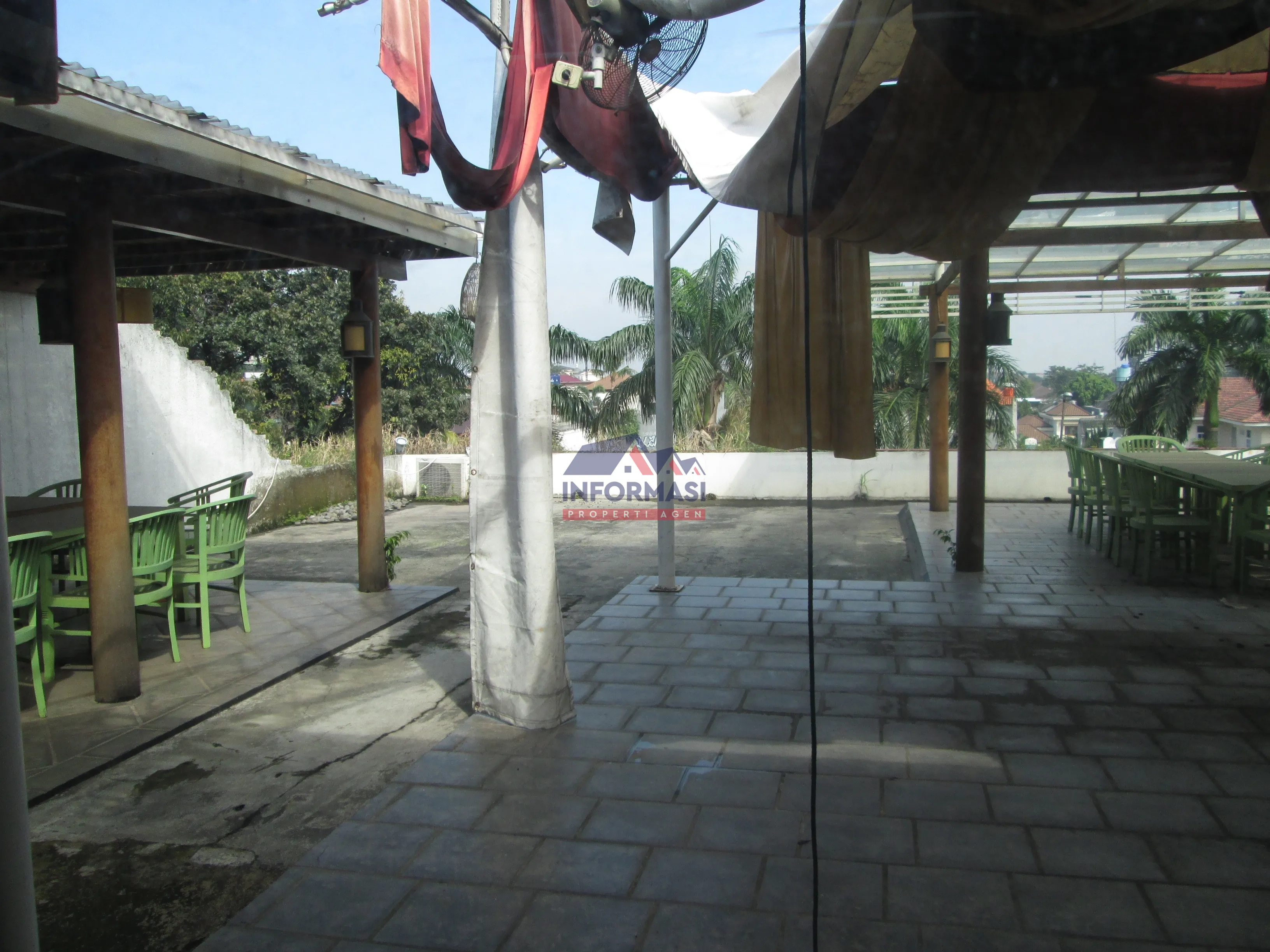 Harga hitung tanah saja....di jalan utama