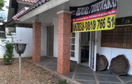 DISEWA RUMAH DI ANGGREK LOKA SEKTOR 2.1 BLOK C - BSD