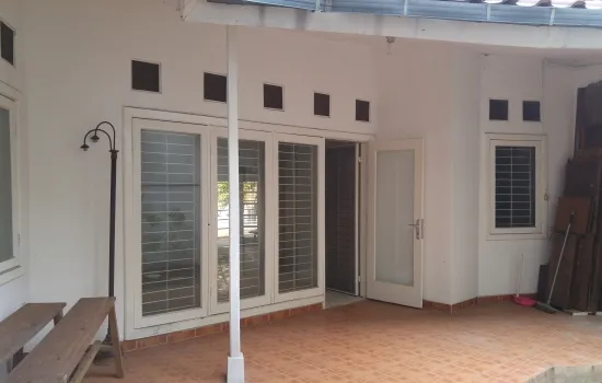 DISEWA RUMAH DI ANGGREK LOKA SEKTOR 2.1 BLOK C - BSD