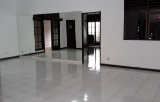 Rumah rapi siap pakai 1lt 3 kmt  3 kmd cck utk senam klinik