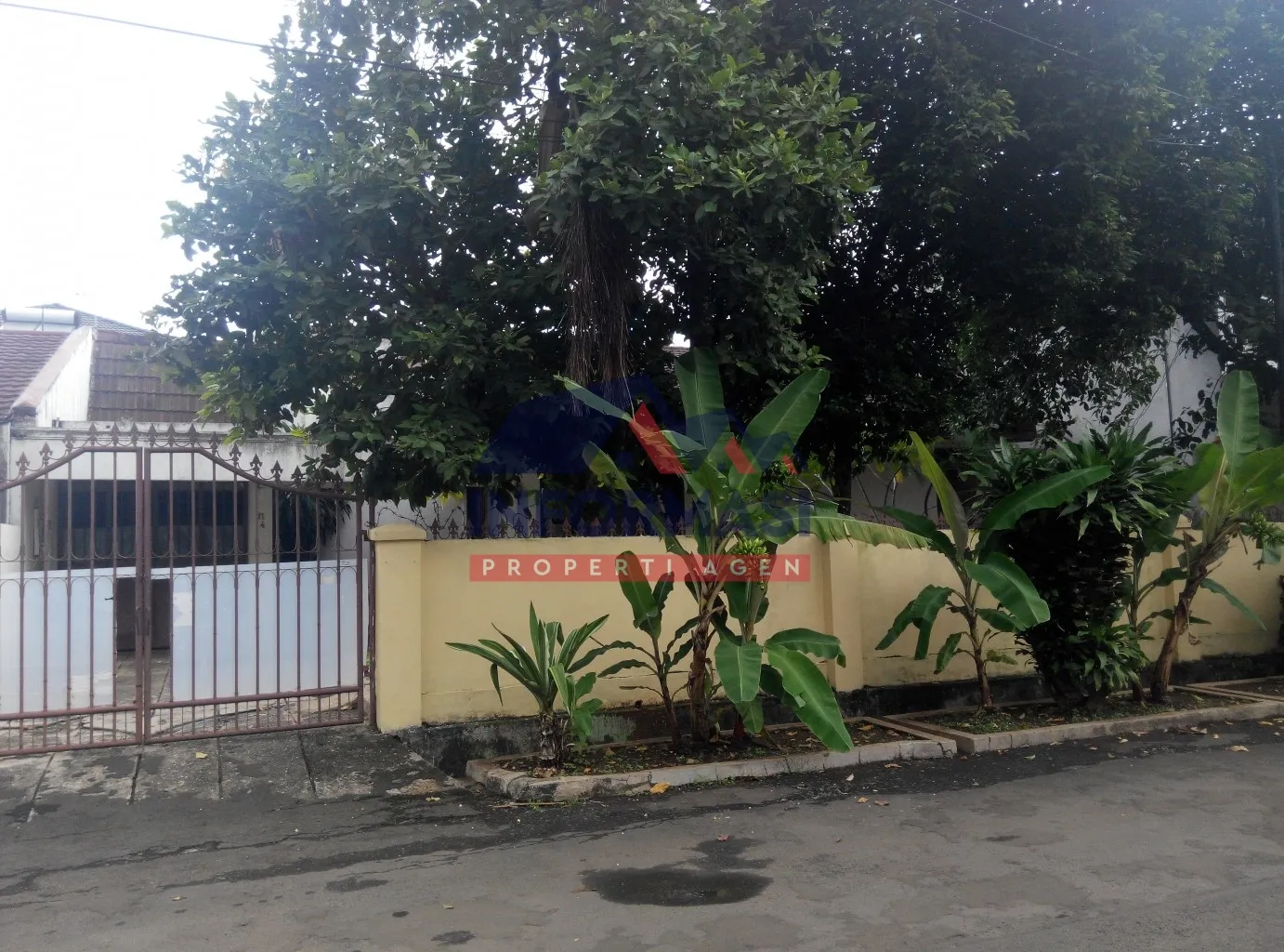di lokasi premi dan nyaman