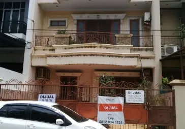 Rumah 2 lantai 3 KT siap huni