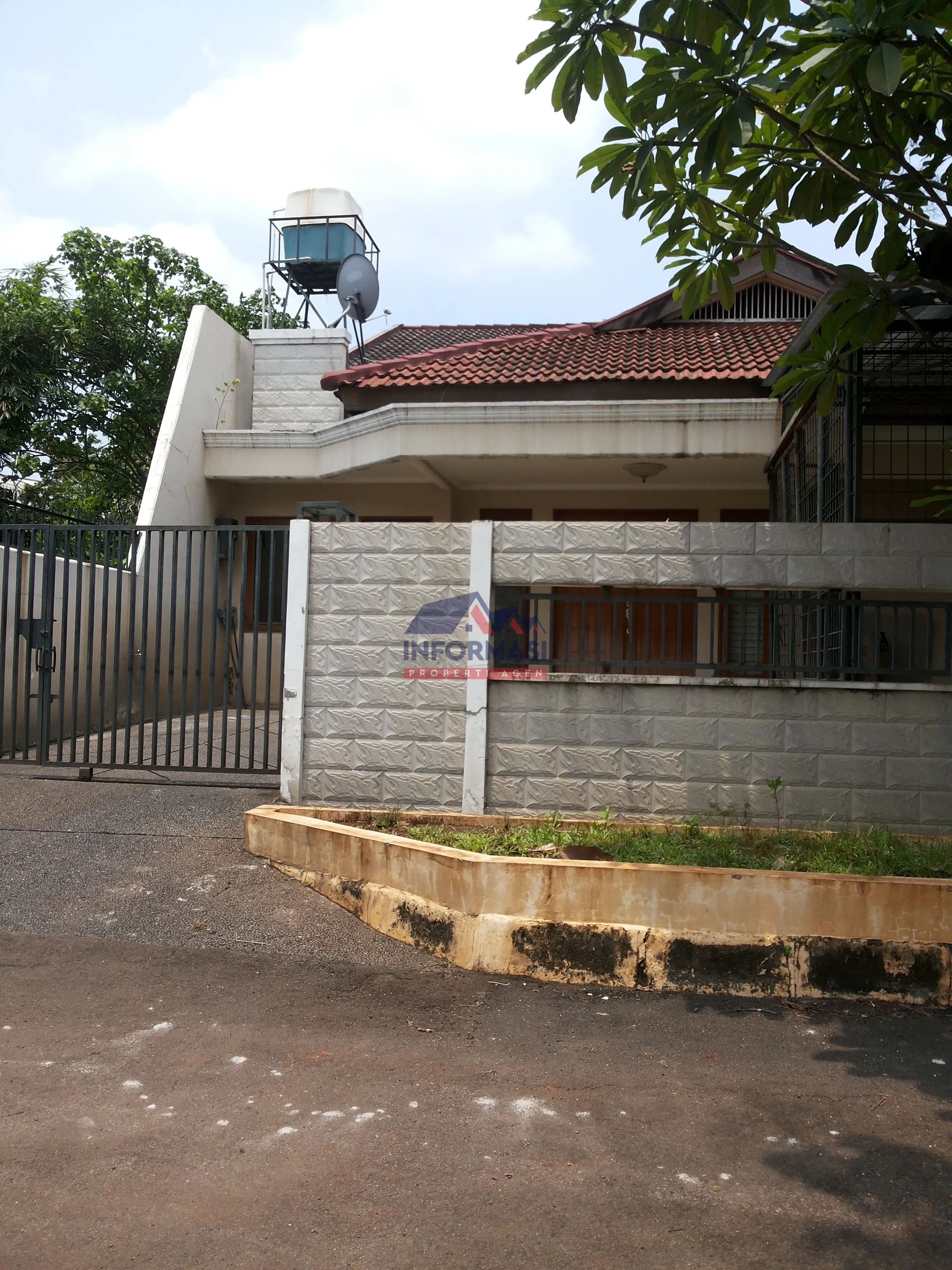 Dijual cepat rumah siapa  huni , lokasi strategis , bagus