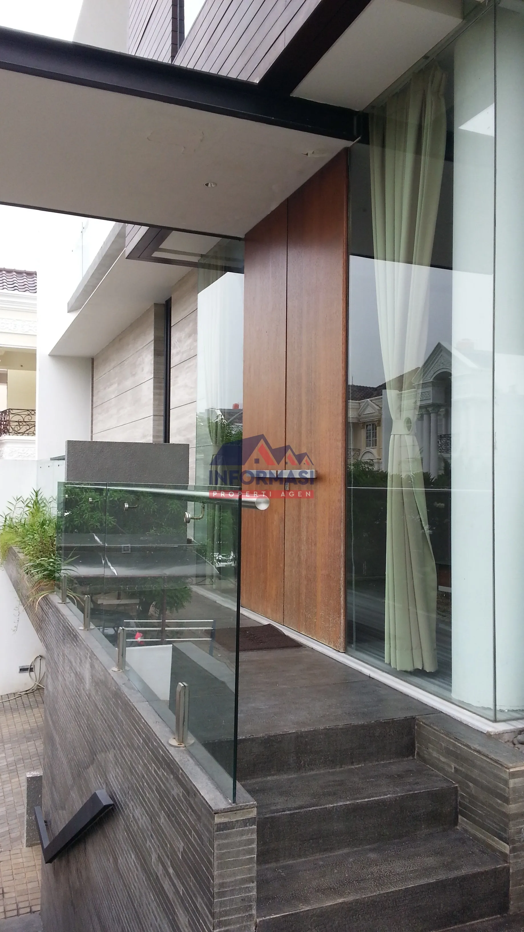 Dijual rumah di PIK.cluster Florence