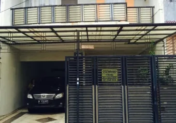 Rumah 2lt di Taman Ratu Jakarta barat