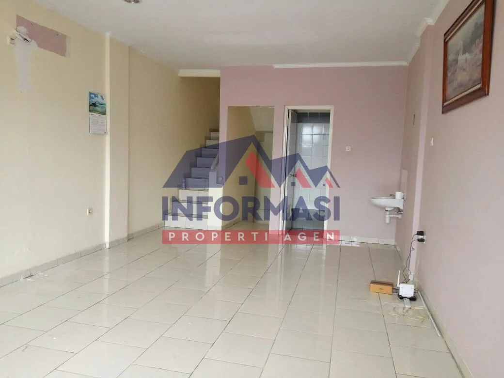 Ruko 3 lantai siap pakai dekat tol Jorr