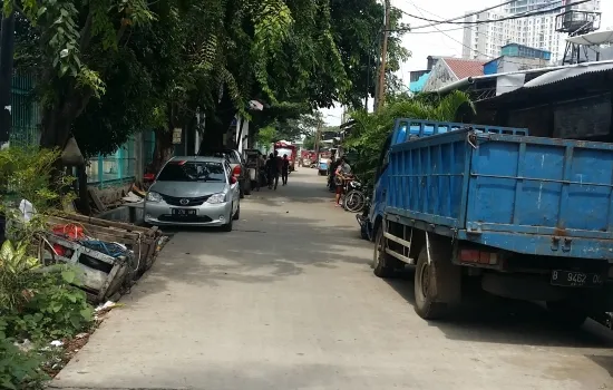 RUMAH TUA JL INDUSTRI 1 GUNUNG SAHARI UK 223M2