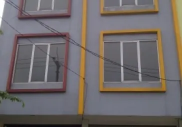 Ruko baru 3lt dgn uk 8x19,5m dipusat kota ciledug