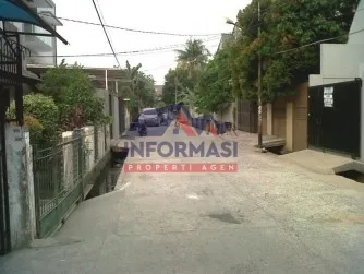 lokasi bagus, dekat ke berbagai tempat