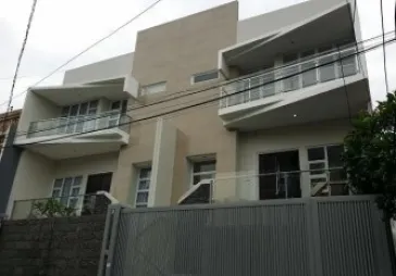 BARU JL TAMAN S PARMAN blkg UNTAR & BOUTIQUE HOTEL