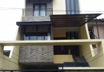 Rumah baru 3lt uk 6x18m selatan semi furnishd