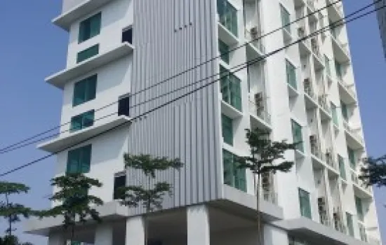 SATU DELAPAN KEDOYA LUAS 105M2 , 2BR