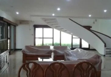 Rumah sewa SIMPRUG GOLF Jakarta selatan