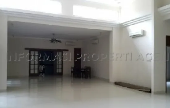 Rumah sewa Simprug Golf