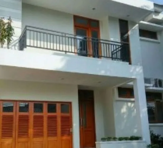 Rumah mewah baru n semi furnish dan kolam berenang