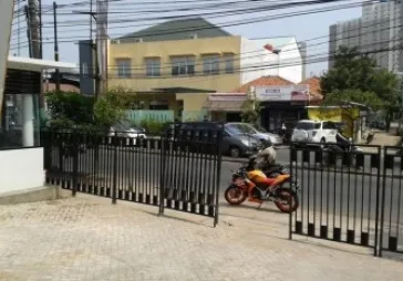 lokasi bagus, pinggir jalan