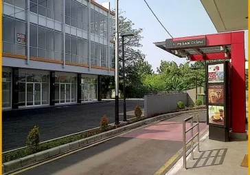 metro niaga lokasi strategis dekat McDonald