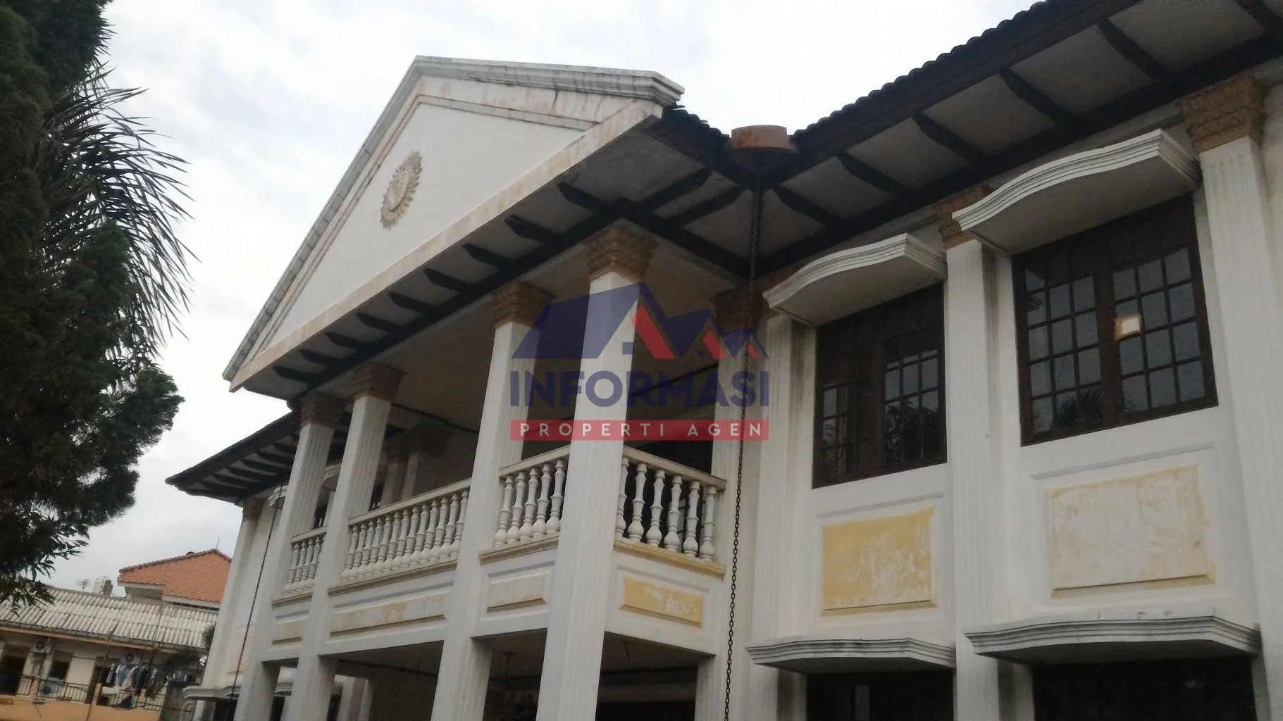 Rumah besar dan Kokoh..2400 Meter