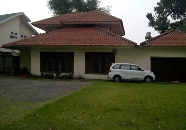 Dijual rumah sangat strategis cocok untuk invest atau untuk