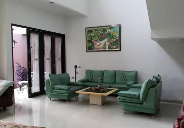 Rumah bagus 300m2 di komp KPAD Joglo Jakarta barat