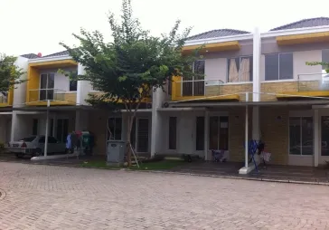 Rumah baru minimalis  2 Lt, siap huni green lake