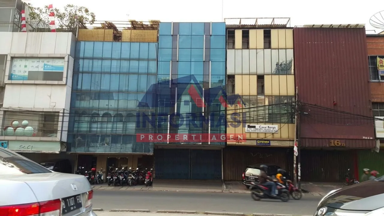 Ruko 4lt semi furnished di roxy