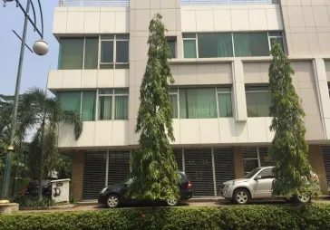 Ruko Hoek dijual di Aries Niaga