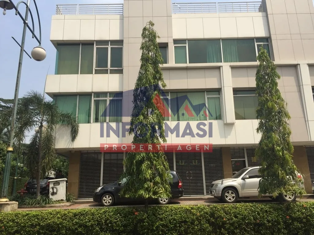 Ruko Hoek dijual di Aries Niaga