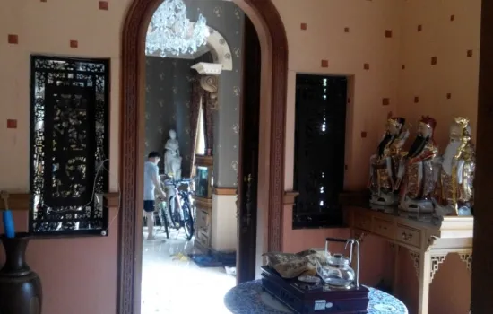 Rumah clasic dan lux. Fully furnished.