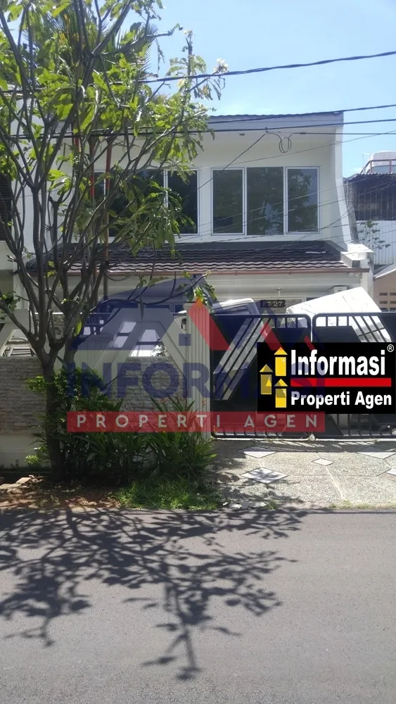 Rumah blok F , Puri Indah luas 140 ,2 lantai , 3 kamar tidur