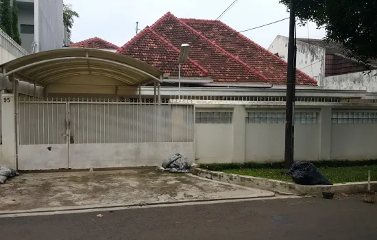 Rumah tua hitung tanah lokasi prime Sanjaya