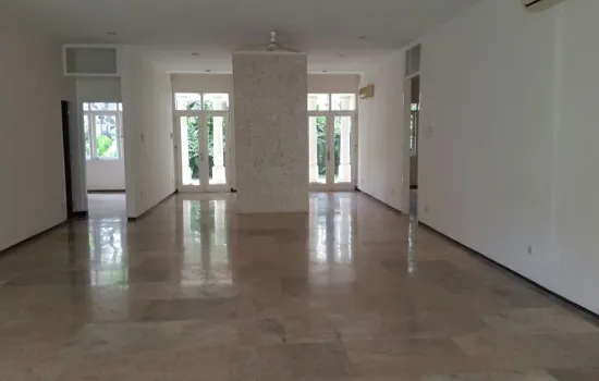 rumah asri kemang 4KT 3+1KM ada kolam renang