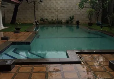 Rumah Siap Huni 2 Lt 5 KT Furnished Swimming pool