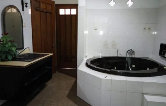 Rumah 2 lt SOLO Jawa tengah
