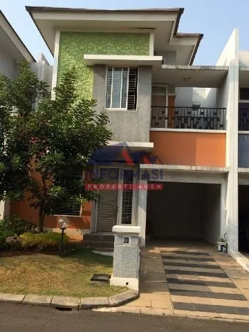 Rumah bagus siap huni luas 144 m2 ,PHG sumarecon Serpong