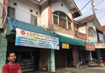Lokasi strategis daerah sudah ramai kondisi rapi terawat