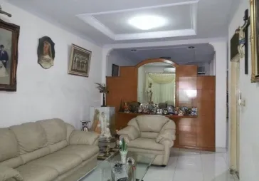 2 lantai..lokasi strategis..3kt