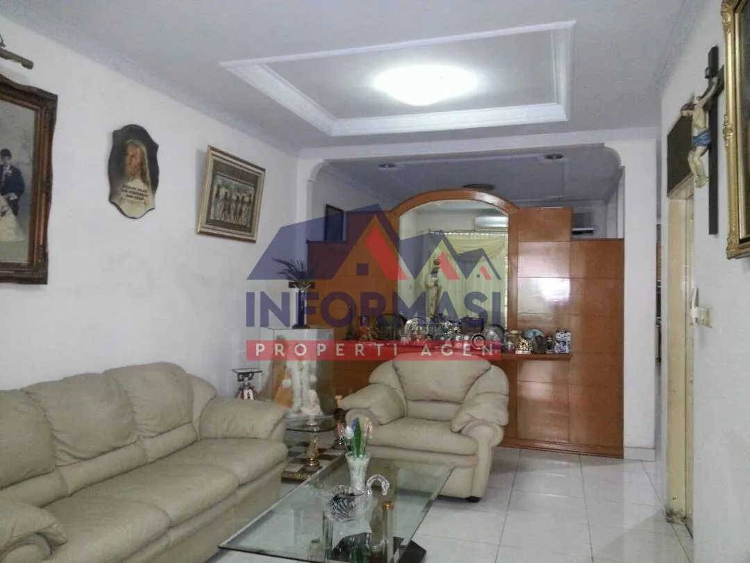 2 lantai..lokasi strategis..3kt