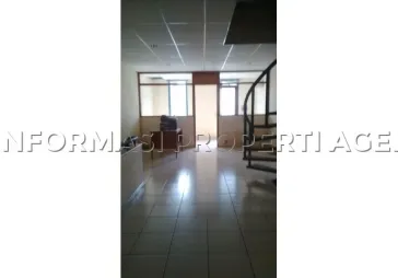 Gedung kantor dijalan utama pesangrahan