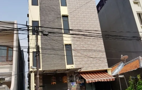 kos-kosan bangunan baru renovasi ada 29kamar furnish